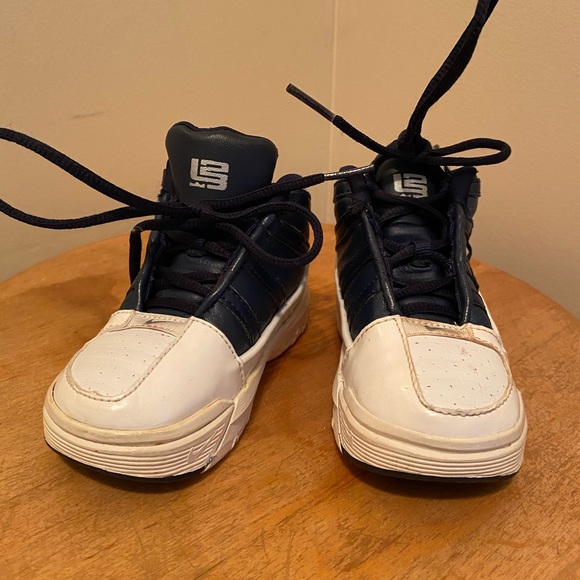 Nike LeBron 3 - Picture 3 of 5